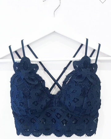 DOON CROCHET CROP LACE BRALETTE