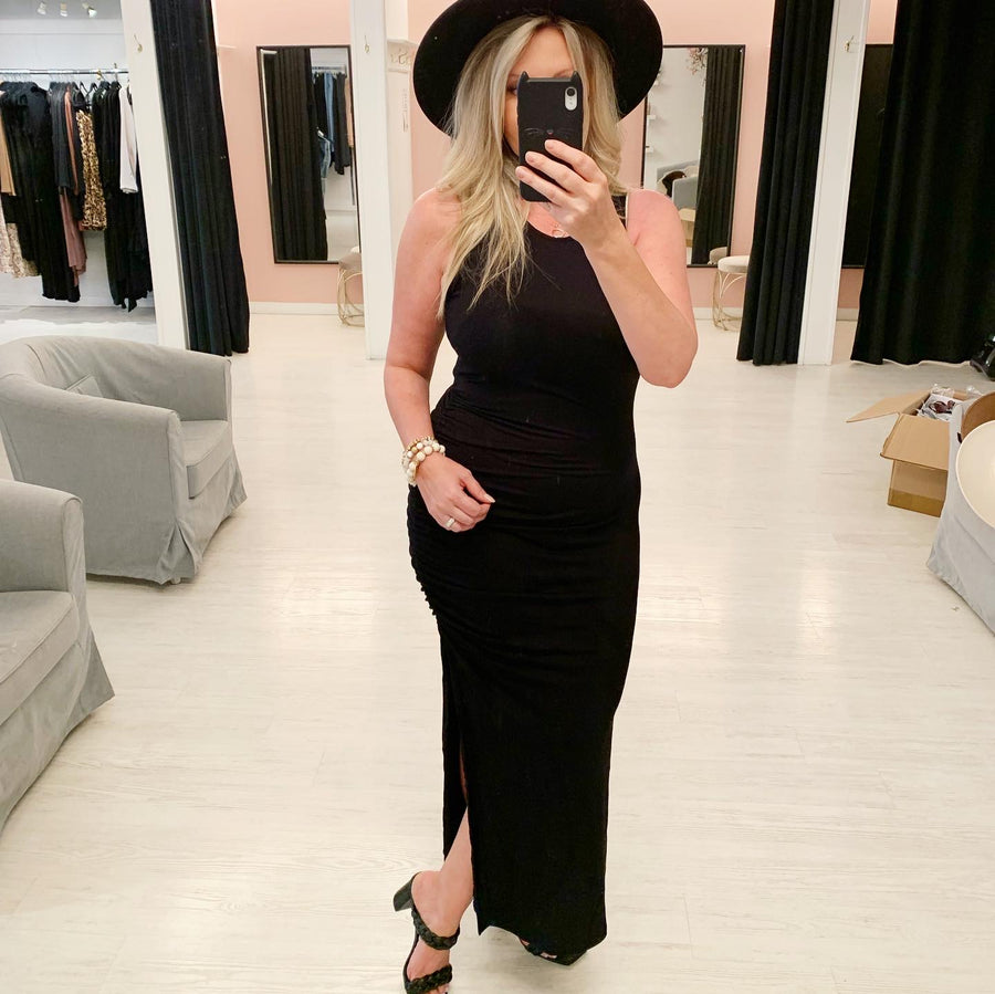 YITTY SLEEVELESS RUCHED DRESS