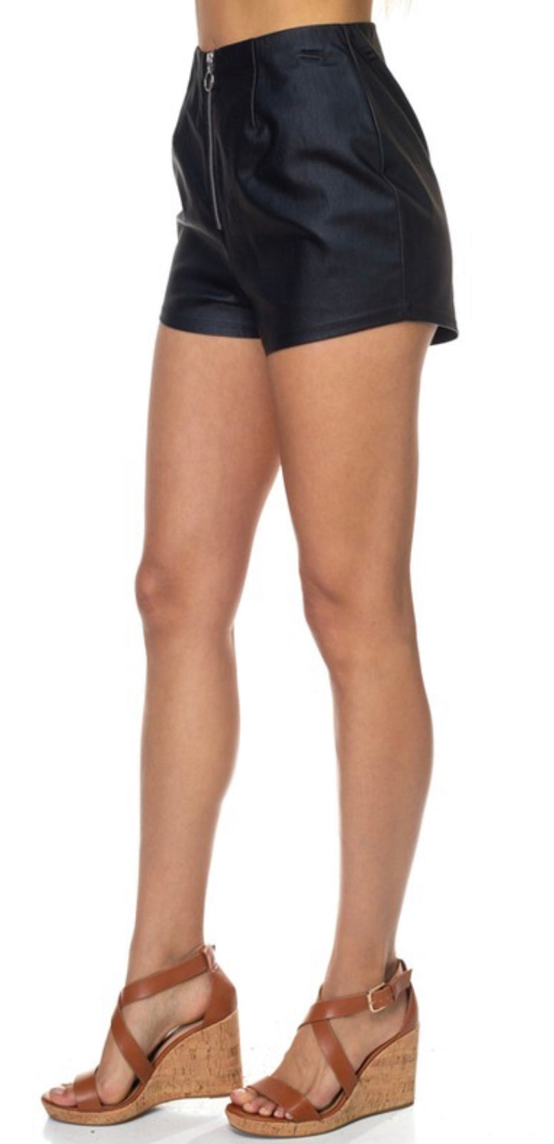 PLEATHER ZIPPER SHORTS