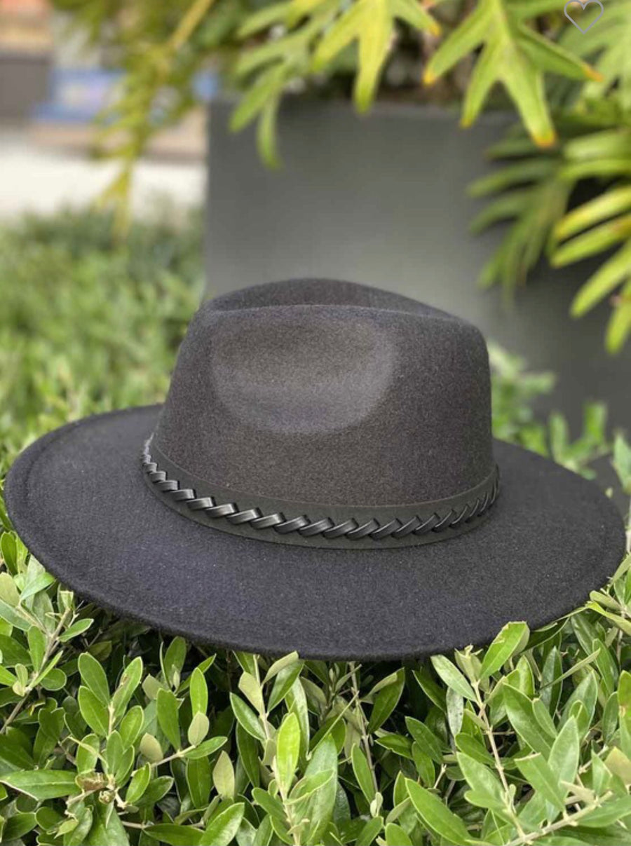 MAE STRUCTURE FEDORA HAT PLEATHER BELT