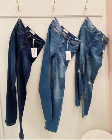 The Cut-Outs On This RM660 Jeans is So Extreme, You'll Never Feel Hot  Wearing Them! - WORLD OF BUZZ